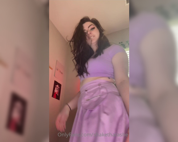 Shakethatashe - Want me to sit on your face Tip $ to get this full video and let me teas sW (21.04.2022)