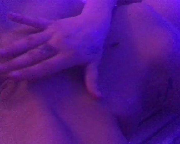 Jaclyn Taylor - @Thejaclyntaylor When you can wait till you get home... Tanning Sessions arent boring,  Big Tits, Milf, Blowjob
