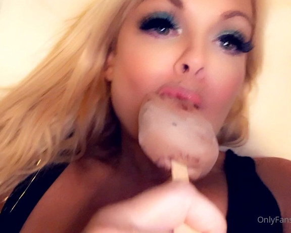 Jesse Jane - @Jessejanex Mmmmm yummy yup I fit the whole damn thing in my mouth,  Big Tits, Milf