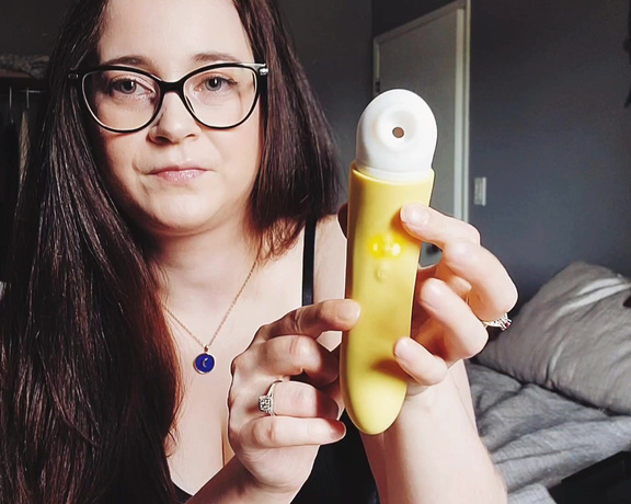 CaityFoxx - Banana Toy Review, Toys, Vibrator, Reviews, SFW, MILF, ManyVids