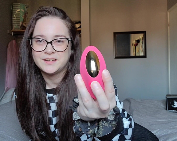 CaityFoxx - Panty Vibrator With App Review, SFW, Reviews, Toys, MILF, Casual, ManyVids