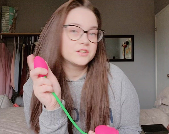 CaityFoxx - Rose 2 in 1 Toy Review - Treediride, Casual, MILF, Reviews, Toys, SFW, ManyVids