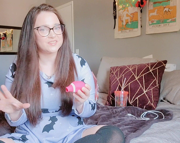 CaityFoxx - Sex Toy Review - Clit Sucker With Tongue, Toys, Big Toys, SFW, Reviews, MILF, ManyVids