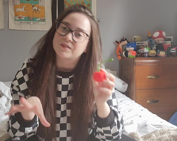 CaityFoxx - Soft Rabbits Toy Review - TongueCherry, Toys, Reviews, SFW, MILF, Casual, ManyVids
