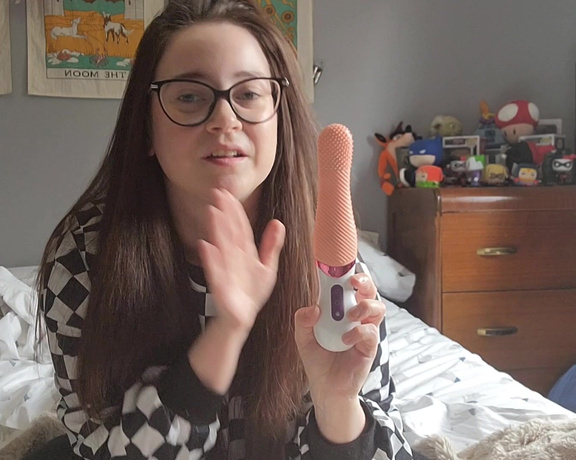 CaityFoxx - Soft Rabbits Toy Review - TongueCherry, Toys, Reviews, SFW, MILF, Casual, ManyVids