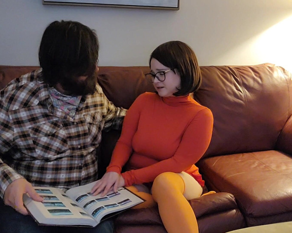 CaityFoxx - Velma Fucks Fred, Cosplay, Cosplaying, Role Play, Real Couple, Cum On Tits, ManyVids