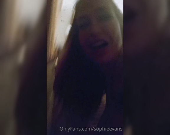 Sophieevans - OnlyFans Video ug (24.05.2022)