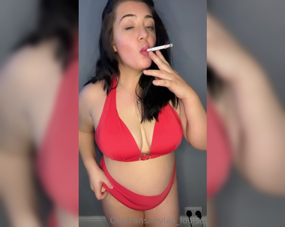 Laylaa_louise - Smoking and trying on different bikinisswimsuits and I finally found what jU (16.03.2023)
