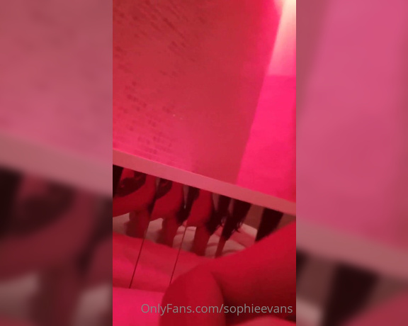 Sophieevans - Te gusta verme jugando con mi culito You like watching me play with my ass IK (02.04.2021)