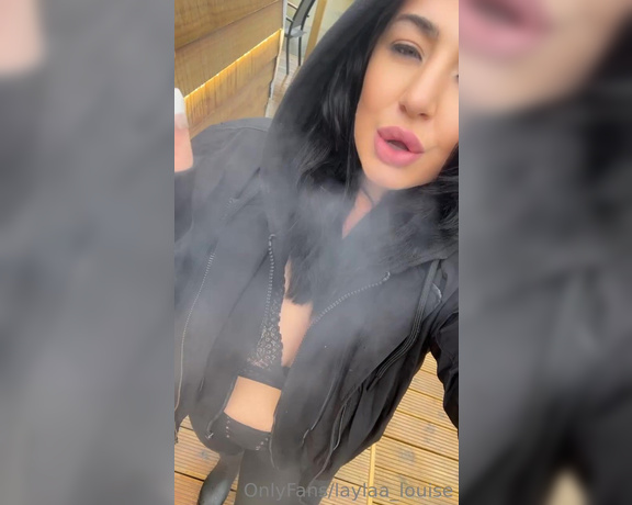 Laylaa_louise - Smoking outside the cabin V (31.03.2023)