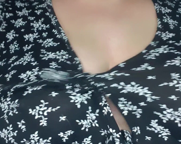 Laylaa_louise - Boobs feeling extra large and sensitive this morning q (29.12.2021)