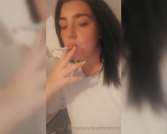 Laylaa_louise - This is probably the most natural smoking video I have ever done! NO MAKE EH (23.07.2022)