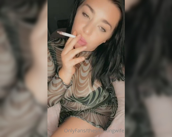 Laylaa_louise - Smoking again wx (06.10.2022)