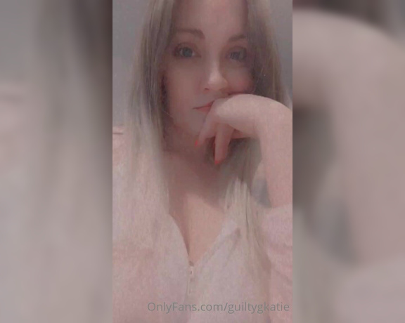 Realggkatie - Its snowing, Ive got wine...now I just need you and your rock hard dick NF (25.01.2021)