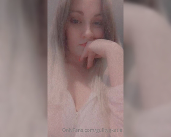 Realggkatie - Its snowing, Ive got wine...now I just need you and your rock hard dick NF (25.01.2021)