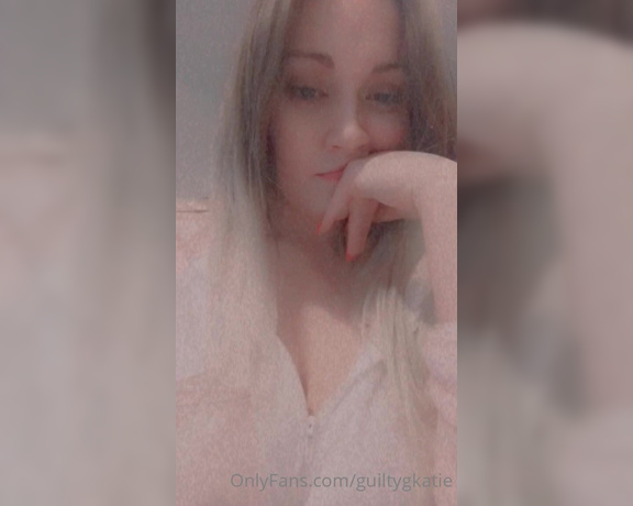 Realggkatie - Its snowing, Ive got wine...now I just need you and your rock hard dick NF (25.01.2021)