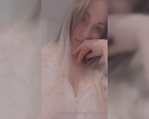 Realggkatie - Its snowing, Ive got wine...now I just need you and your rock hard dick NF (25.01.2021)