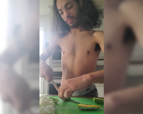 Shaunthehorsecock - Enjoy these videos of me preparing dinner O (21.12.2022)