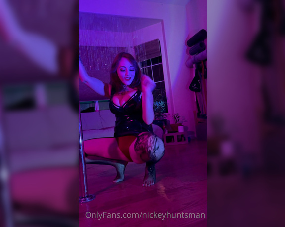 Nickeyhuntsman - I had so much fun dancing with @thekittybateman . Her sexy moves made me horny yX (13.09.2022)