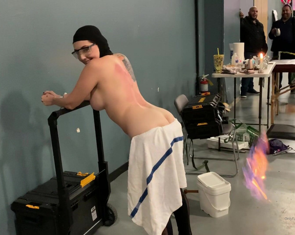 Nickeyhuntsman - I got flogged with a fire flogger Hv (27.10.2019)