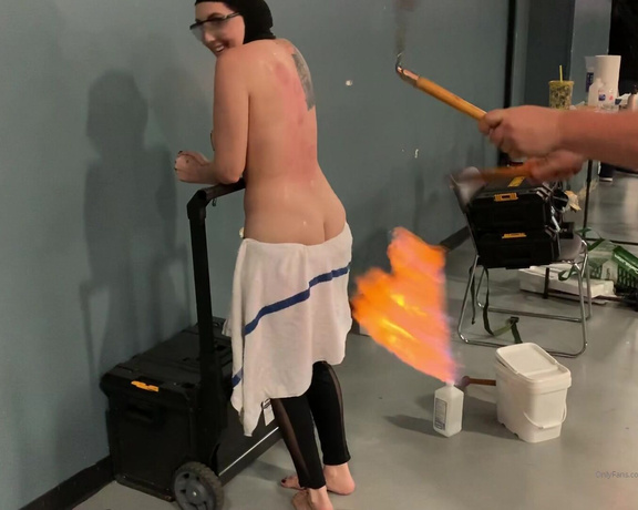 Nickeyhuntsman - I got flogged with a fire flogger Hv (27.10.2019)