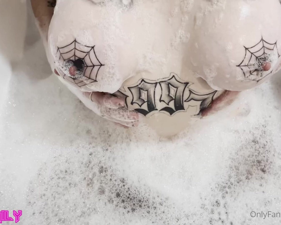Inkxbby - Full bubble bath video to all my bored fans in lockdown xxxx G (24.07.2021)