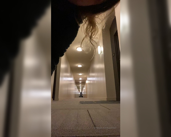 Taylorhalll - Stripping in the hallway Wi (25.10.2019)